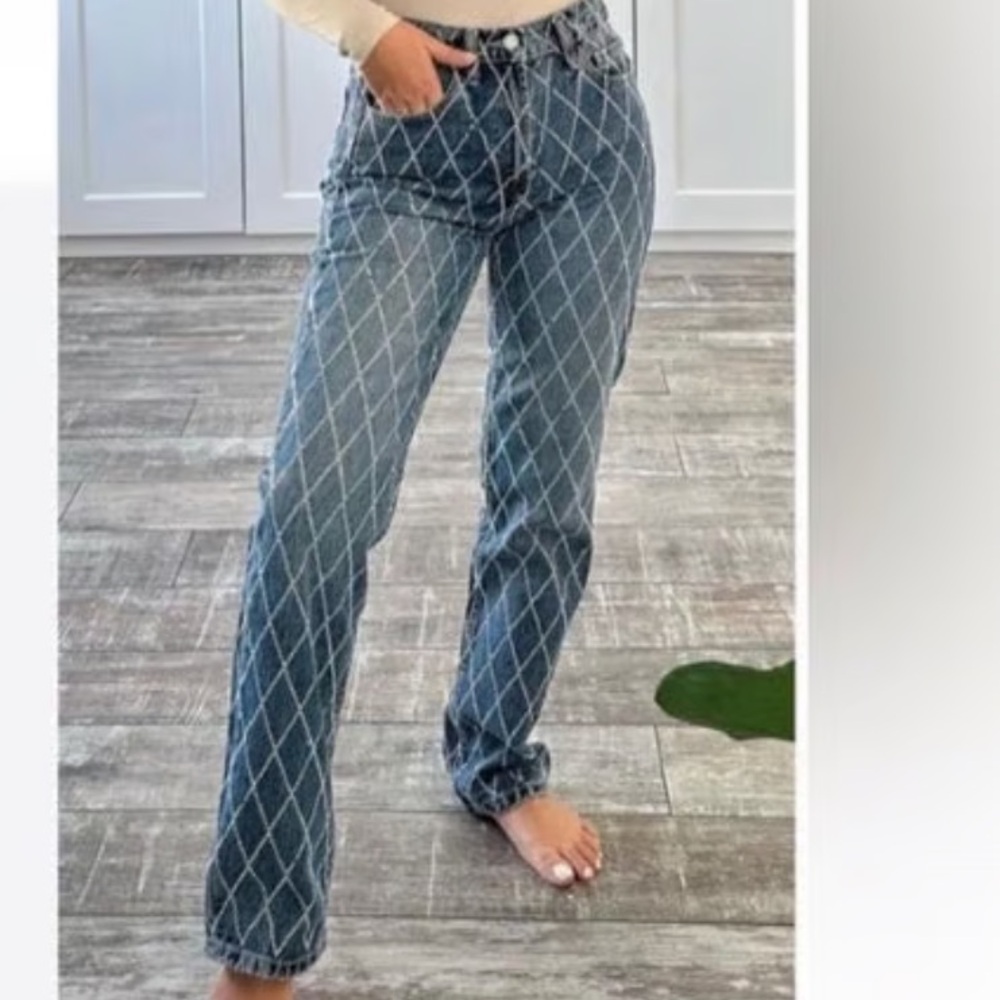 Women’s Mid-Rise Jeans with Rhinestones